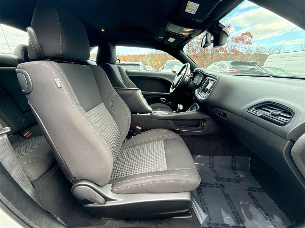 Used 2019 Dodge Challenger SXT image 24