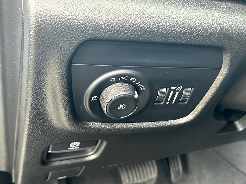 Certified 2024 Jeep Grand Cherokee Limited w/ Black Appearance Package image 48