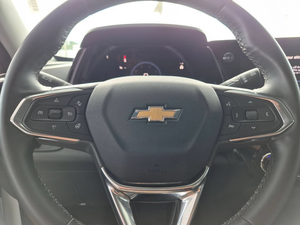 Used 2025 Chevrolet Trax LT w/ LT Convenience Package FWD image 21