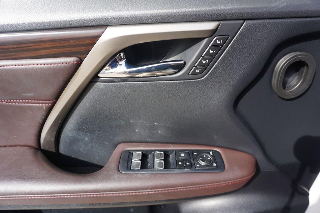 Used 2019 Lexus RX 450hL Premium w/ Premium Package image 4