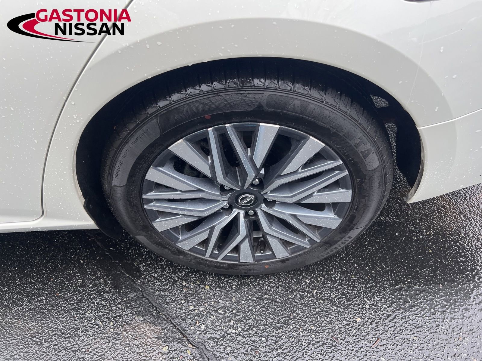 Used 2024 Nissan Altima 2.5 SV image 7