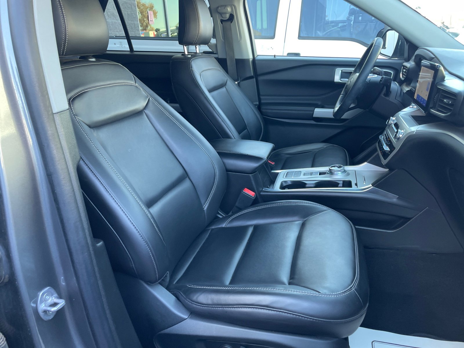 Certified 2023 Ford Explorer XLT w/ Equipment Group 202A RWD image 31