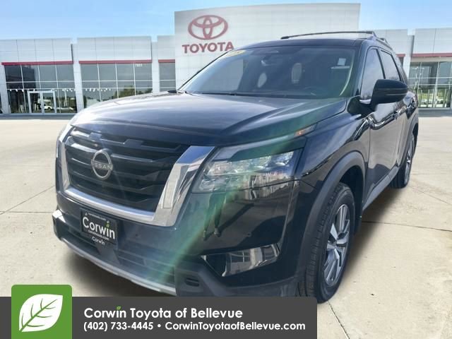 Used 2025 Nissan Pathfinder SL AWD/4WD image 7