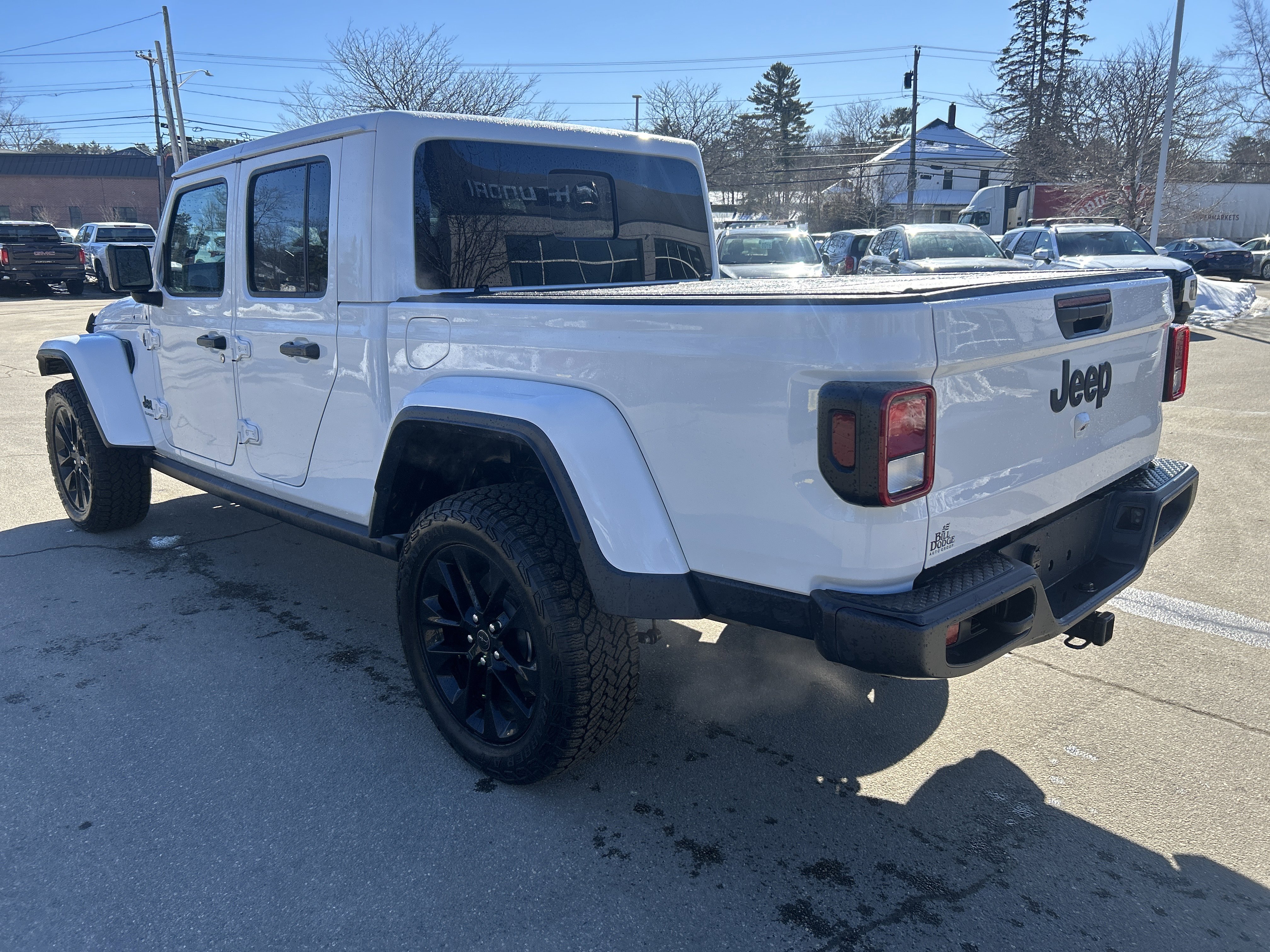 Used 2025 Jeep Gladiator Sport image 7