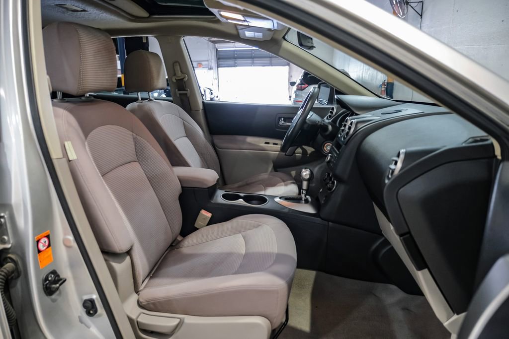 Used 2009 Nissan Rogue SL w/ Moonroof Pkg image 30