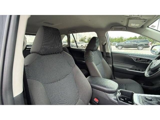 Certified 2025 Toyota RAV4 LE AWD/4WD image 39