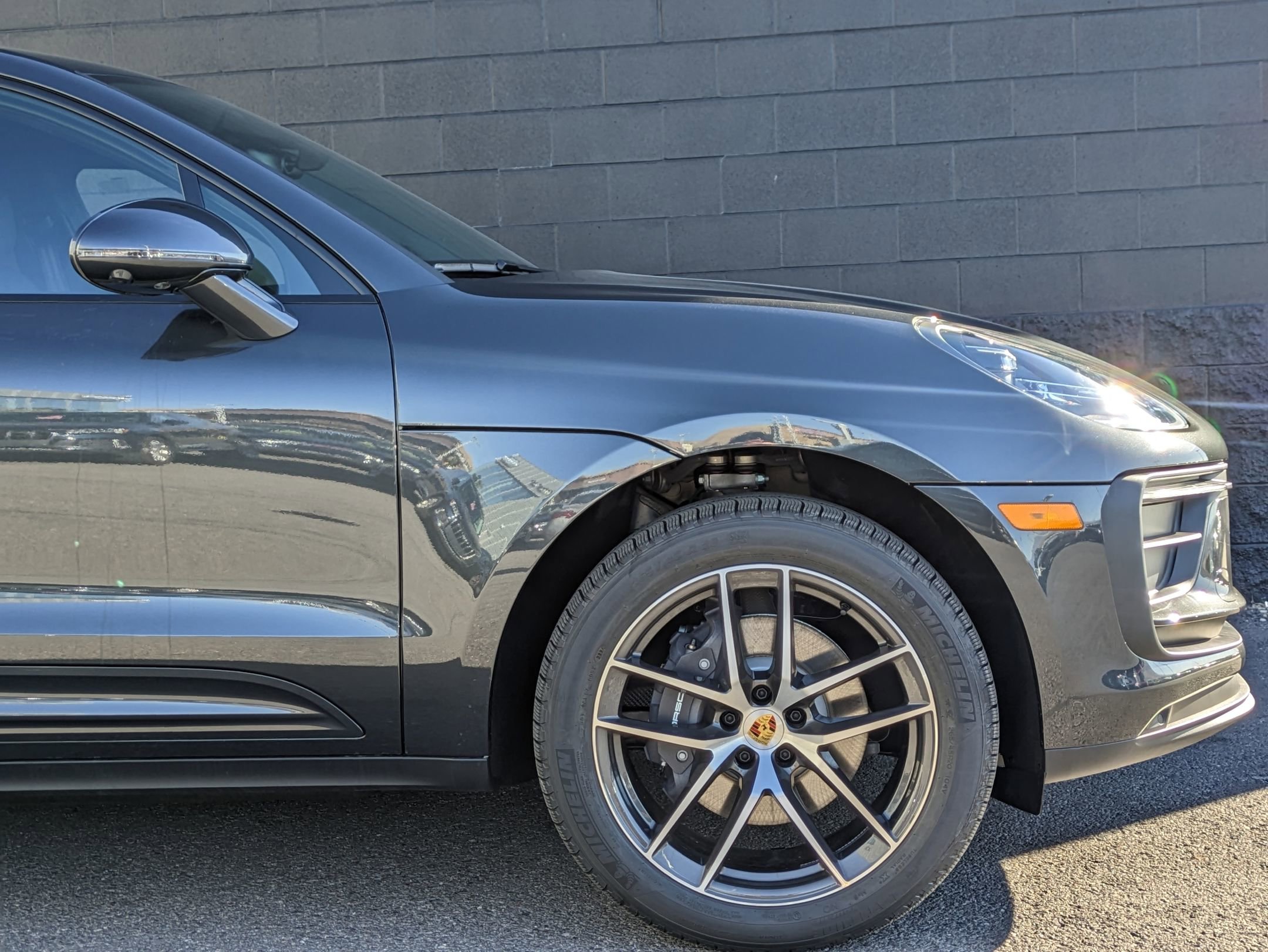Certified 2025 Porsche Macan image 9