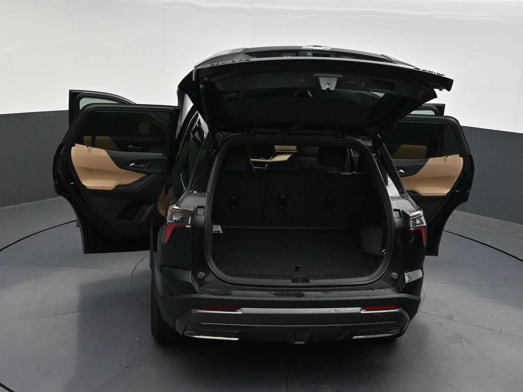 Used 2025 Chevrolet Equinox ACTIV w/ Safety and Technology Package FWD image 36