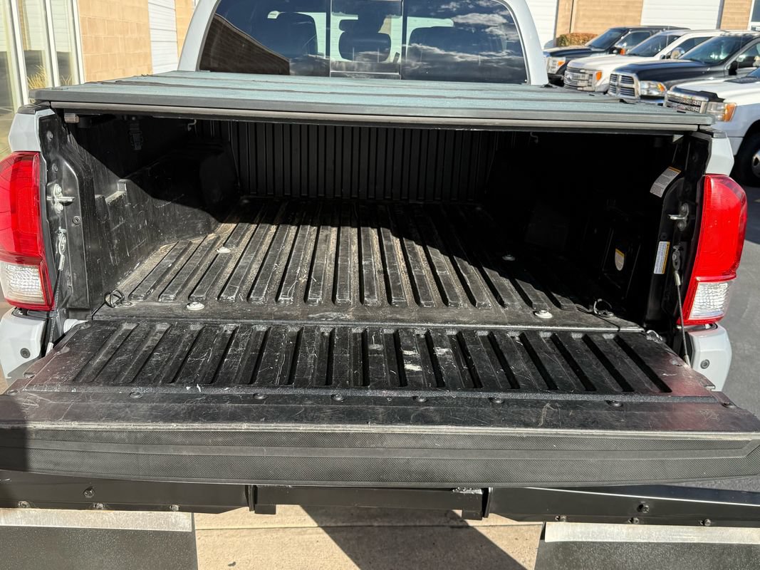Used 2019 Toyota Tacoma TRD Sport AWD/4WD image 14