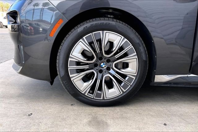 Used 2023 BMW i7 xDrive60 image 8