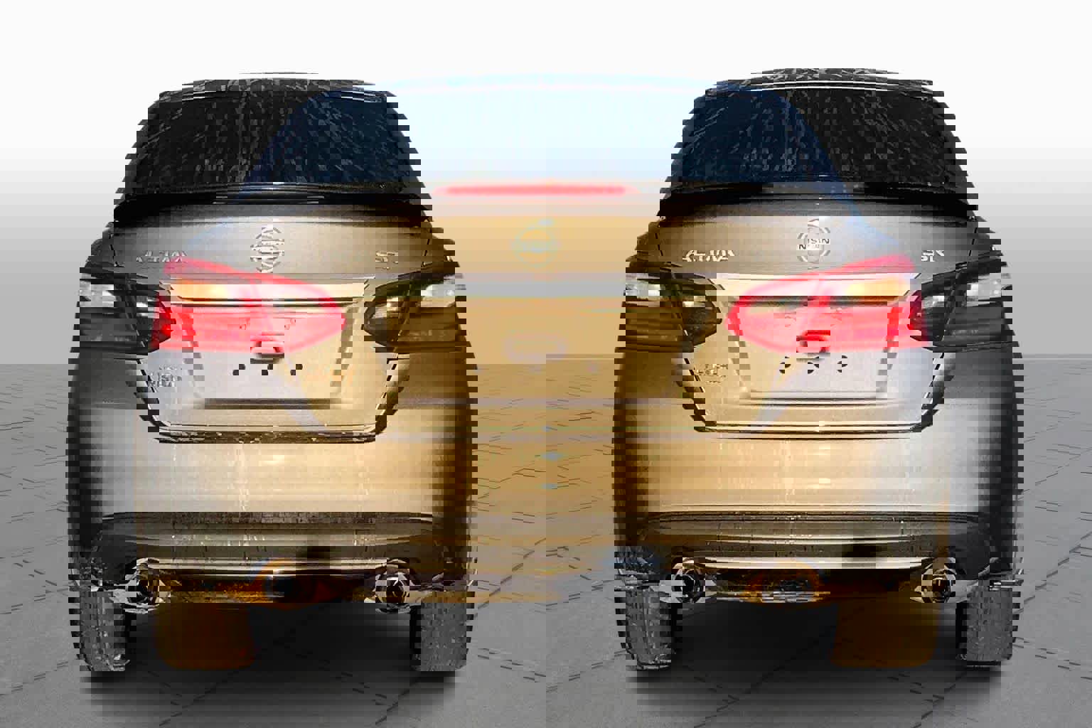 Used 2017 Nissan Altima 2.5 SR w/ Midnight Edition Package image 5