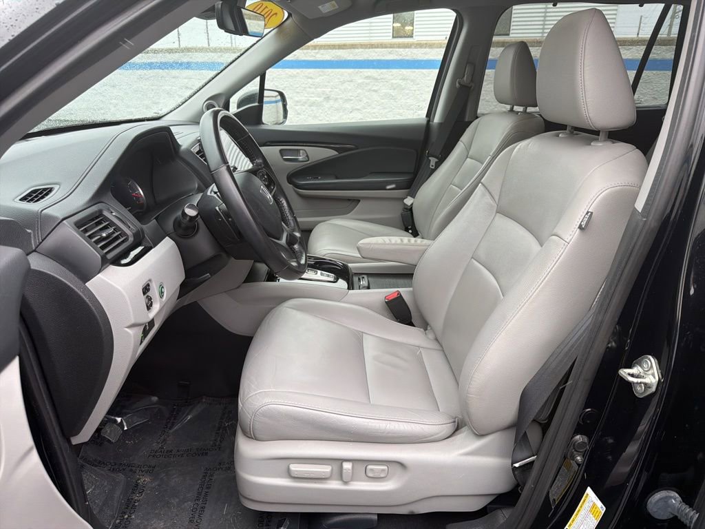 Certified 2019 Honda Pilot Touring image 18