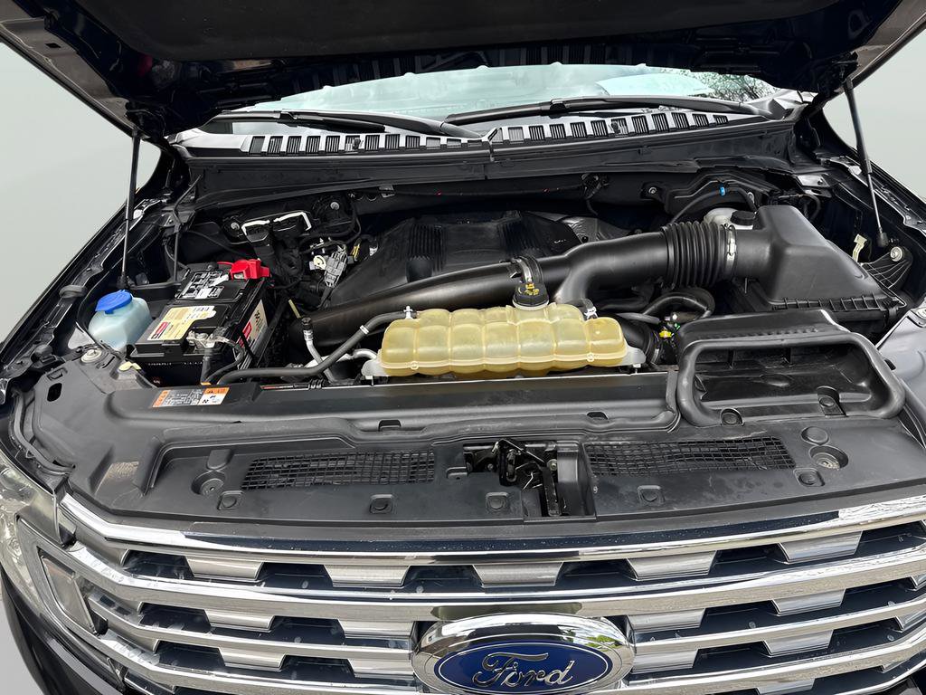 Used 2019 Ford Expedition Max XLT w/ Equipment Group 202A AWD/4WD image 16