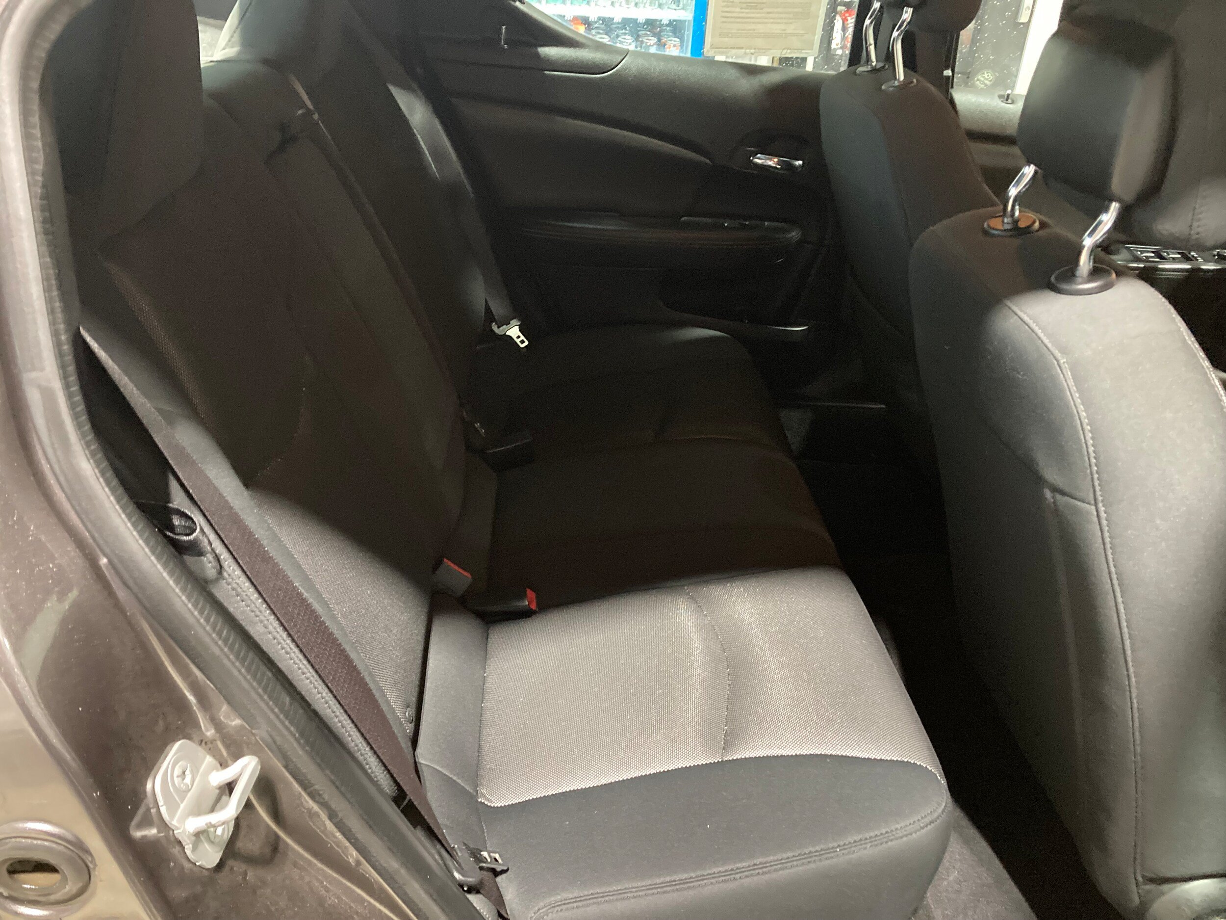 Used 2014 Dodge Avenger SE FWD image 8
