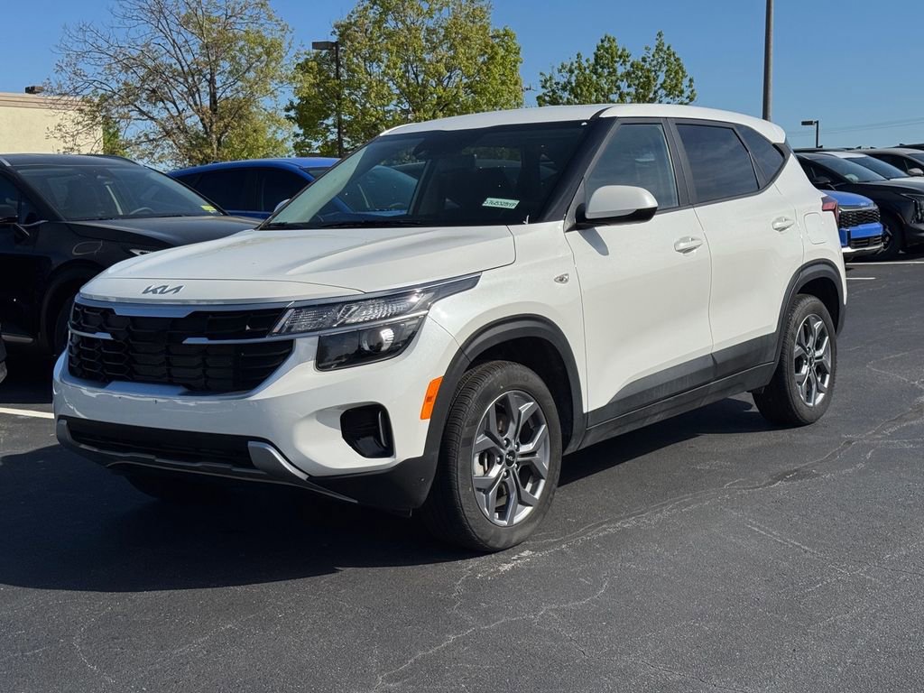 Certified 2025 Kia Seltos LX image 7