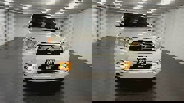 Used 2011 Toyota 4Runner SR5 w/ Convenience Pkg image 3