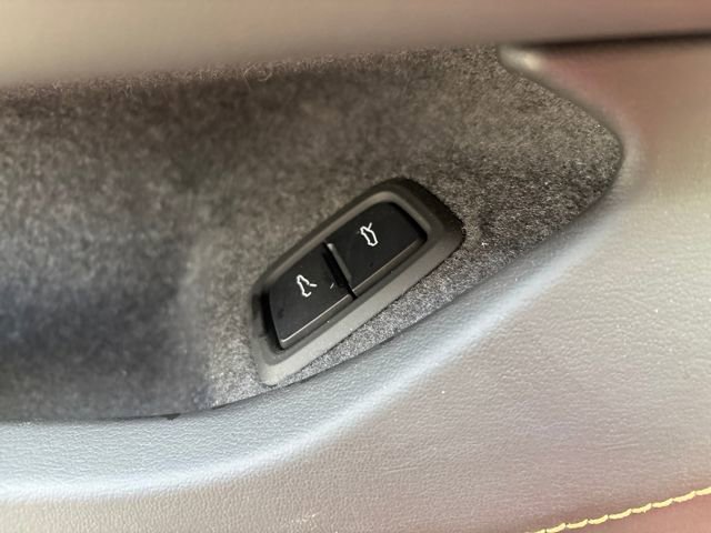 Used 2022 Chevrolet Corvette Stingray w/ Engine Appearance Package image 14