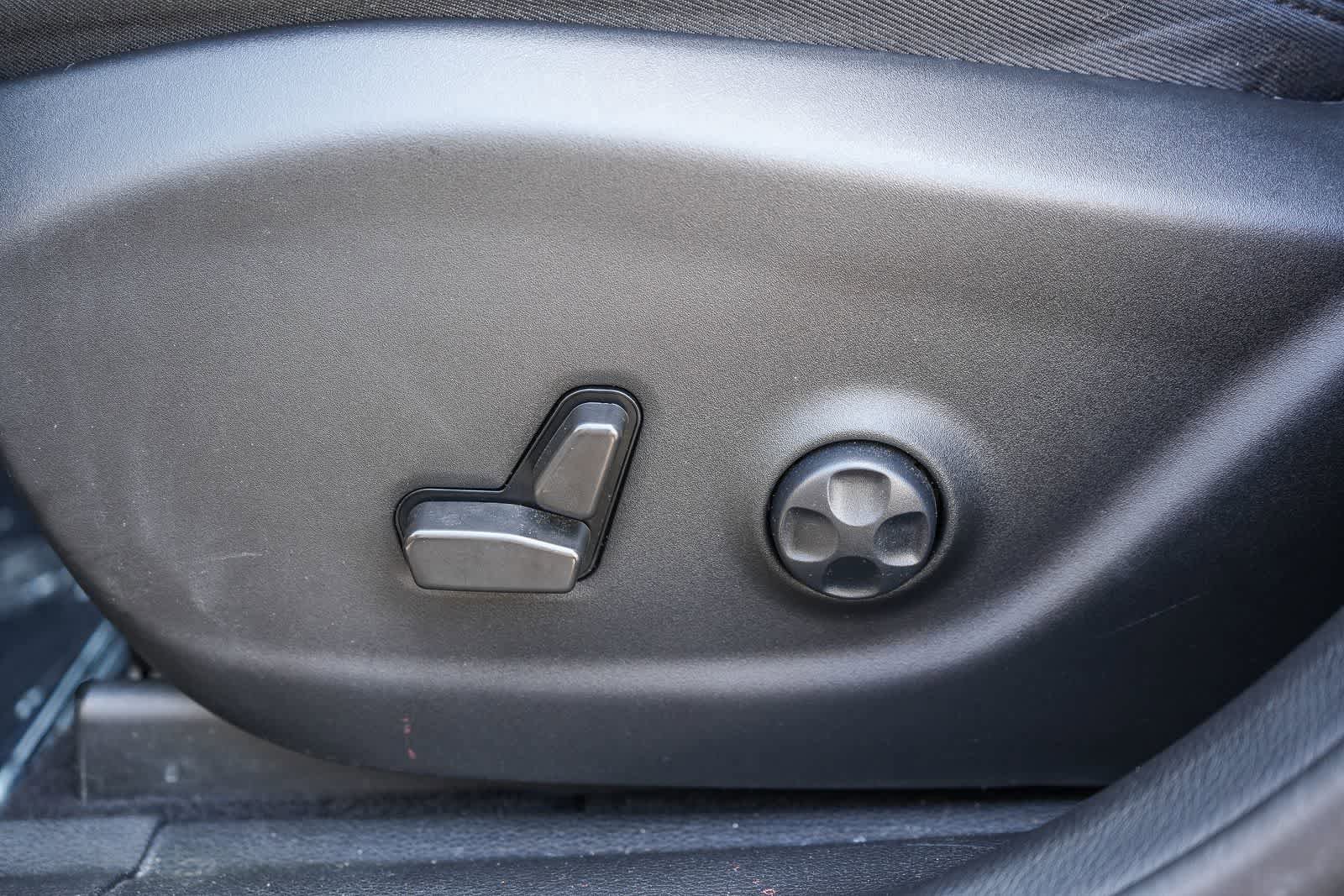 Used 2021 Jeep Cherokee Latitude Plus FWD image 21