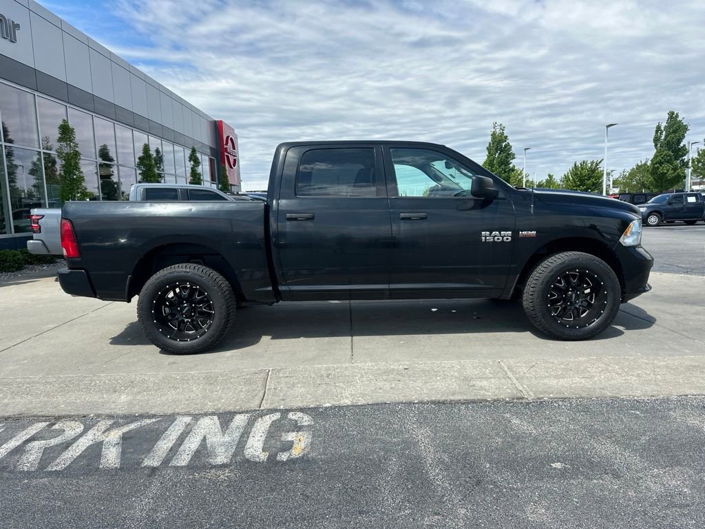 Used 2015 RAM 1500 Express AWD/4WD image 10