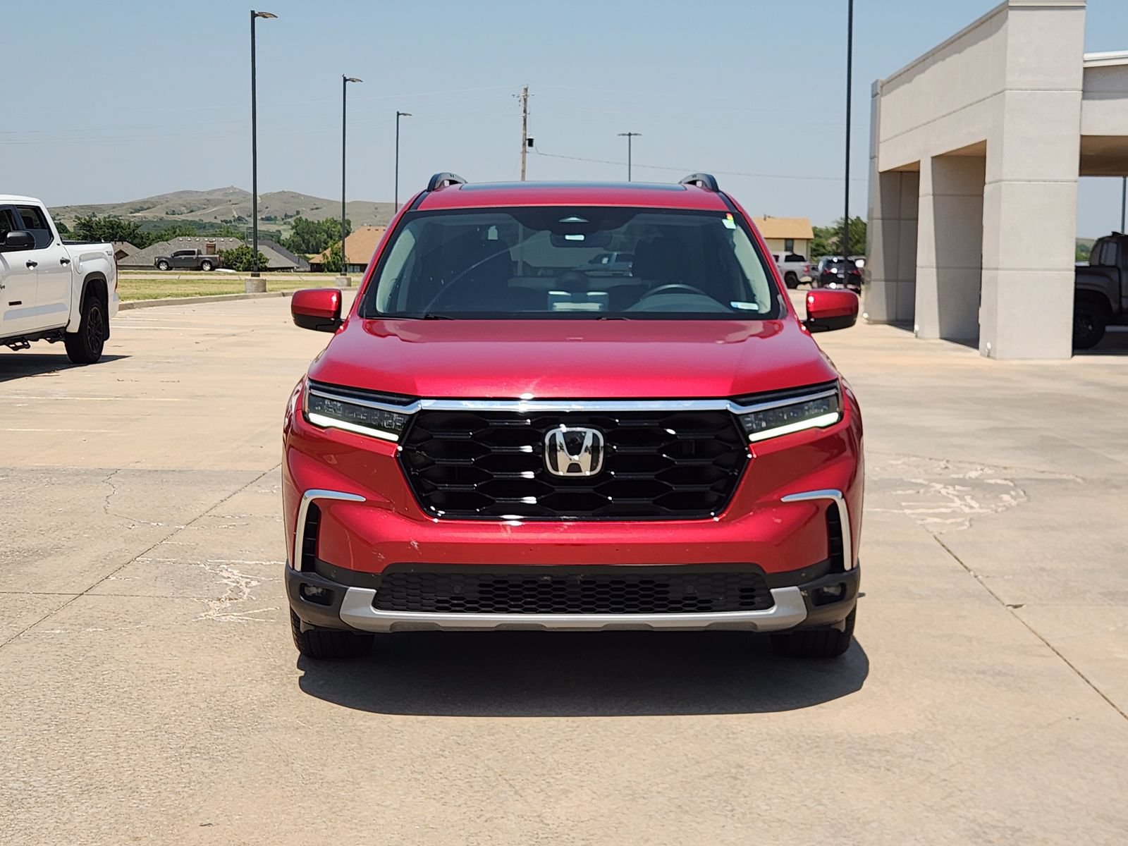 Used 2025 Honda Pilot Touring image 6