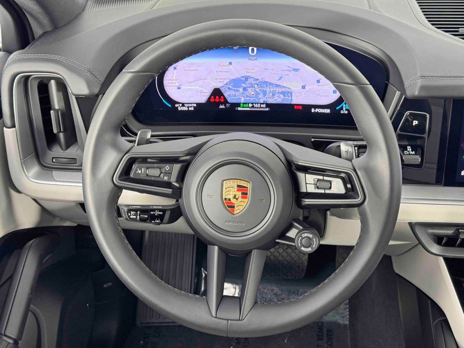 Used 2024 Porsche Cayenne w/ Technology Package image 21