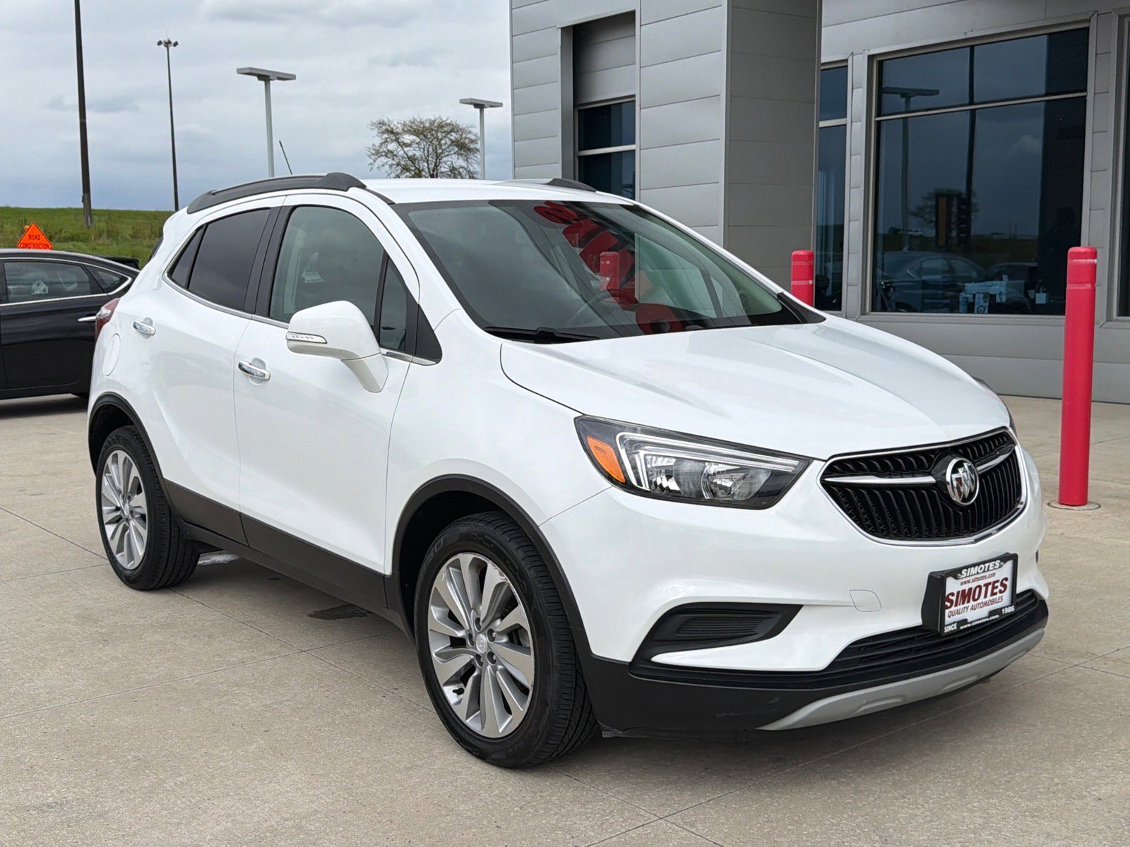 Used 2018 Buick Encore Preferred FWD image 2