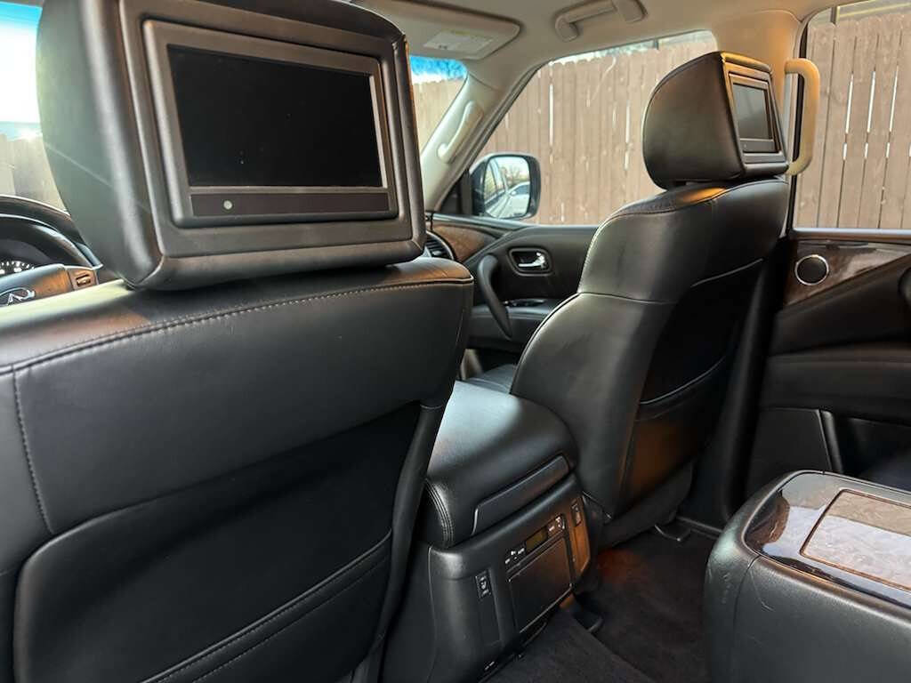Used 2011 INFINITI QX56 4WD w/ Deluxe Touring Pkg image 22
