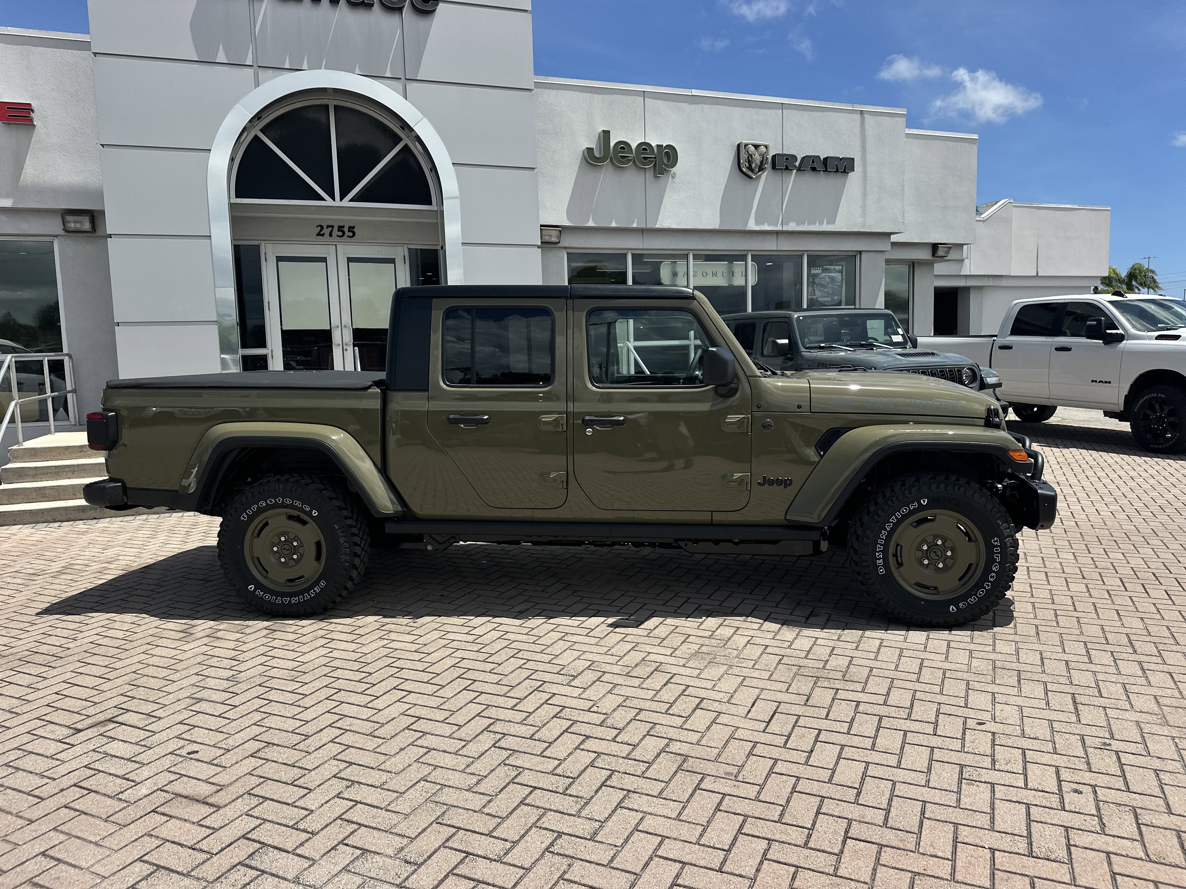 New 2026 Jeep Gladiator Willys AWD/4WD image 5