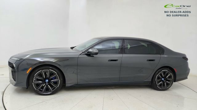 Used 2023 BMW i7 xDrive60 AWD/4WD image 3