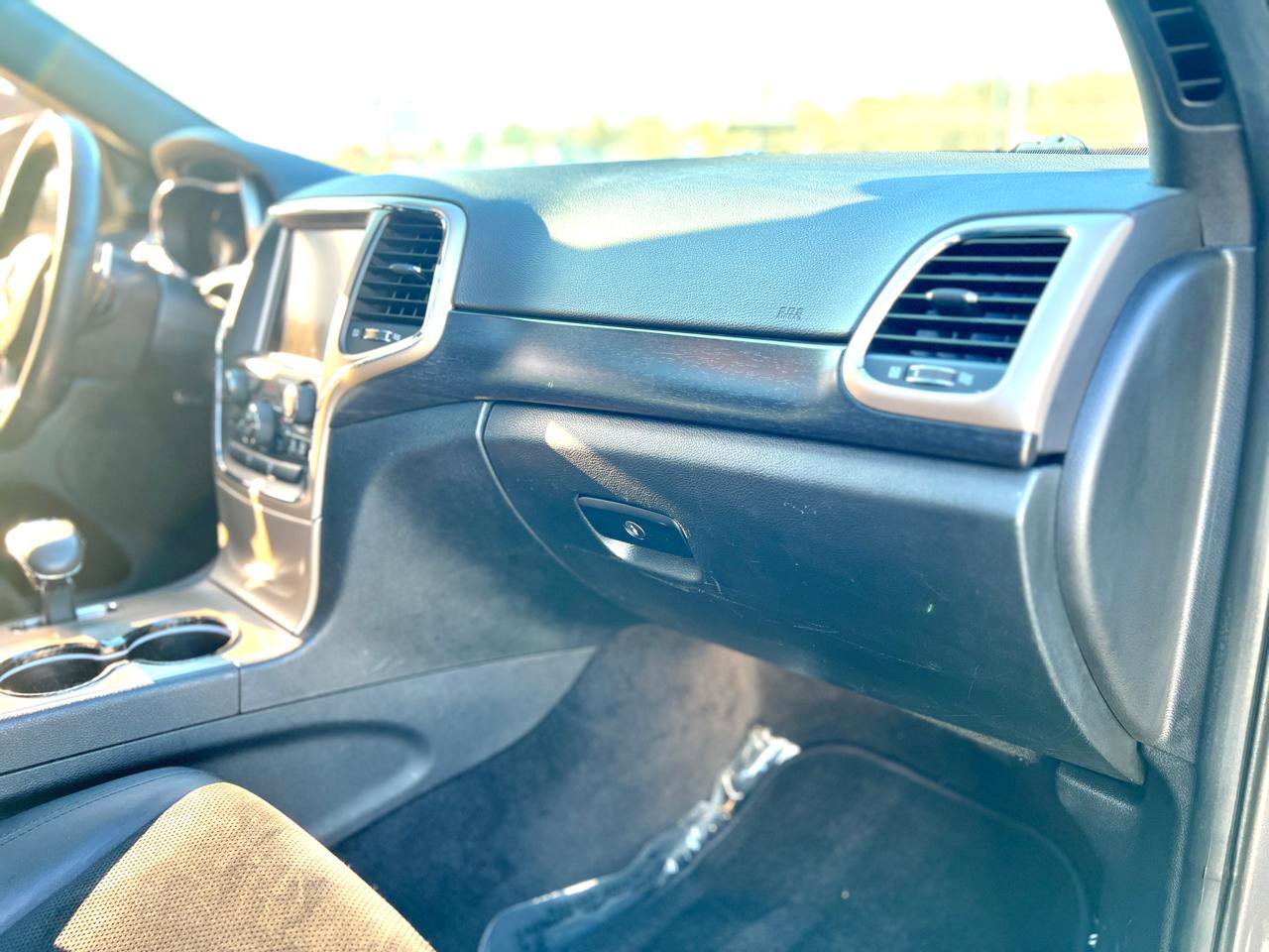 Used 2015 Jeep Grand Cherokee Altitude image 45