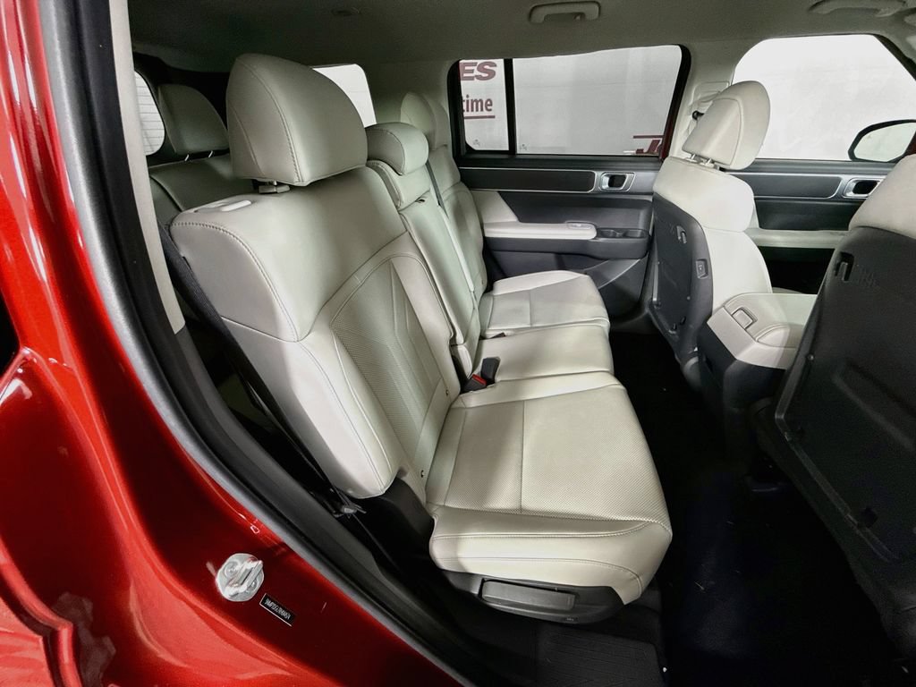 Certified 2024 Hyundai Santa Fe SEL AWD/4WD image 31