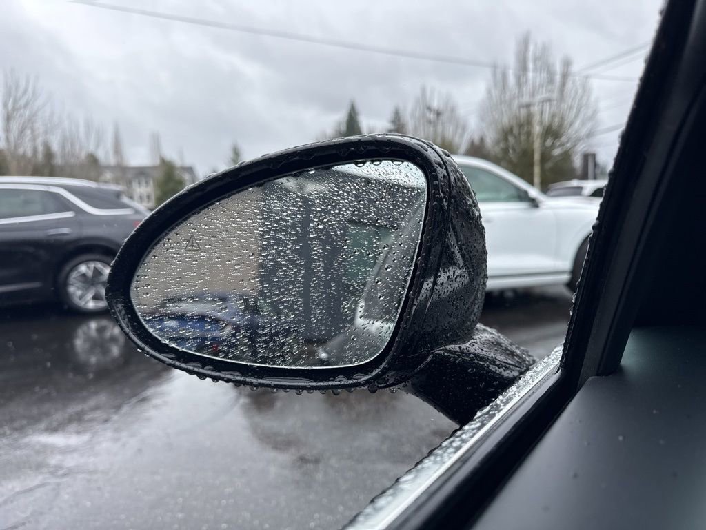 Used 2024 Genesis G90 3.5T AWD/4WD image 40