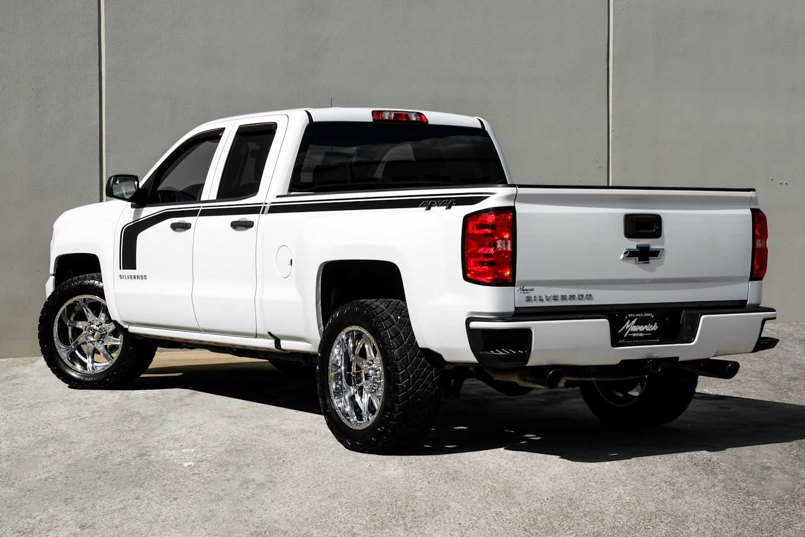 Used 2017 Chevrolet Silverado 1500 Custom w/ Rally 1 Edition AWD/4WD image 10