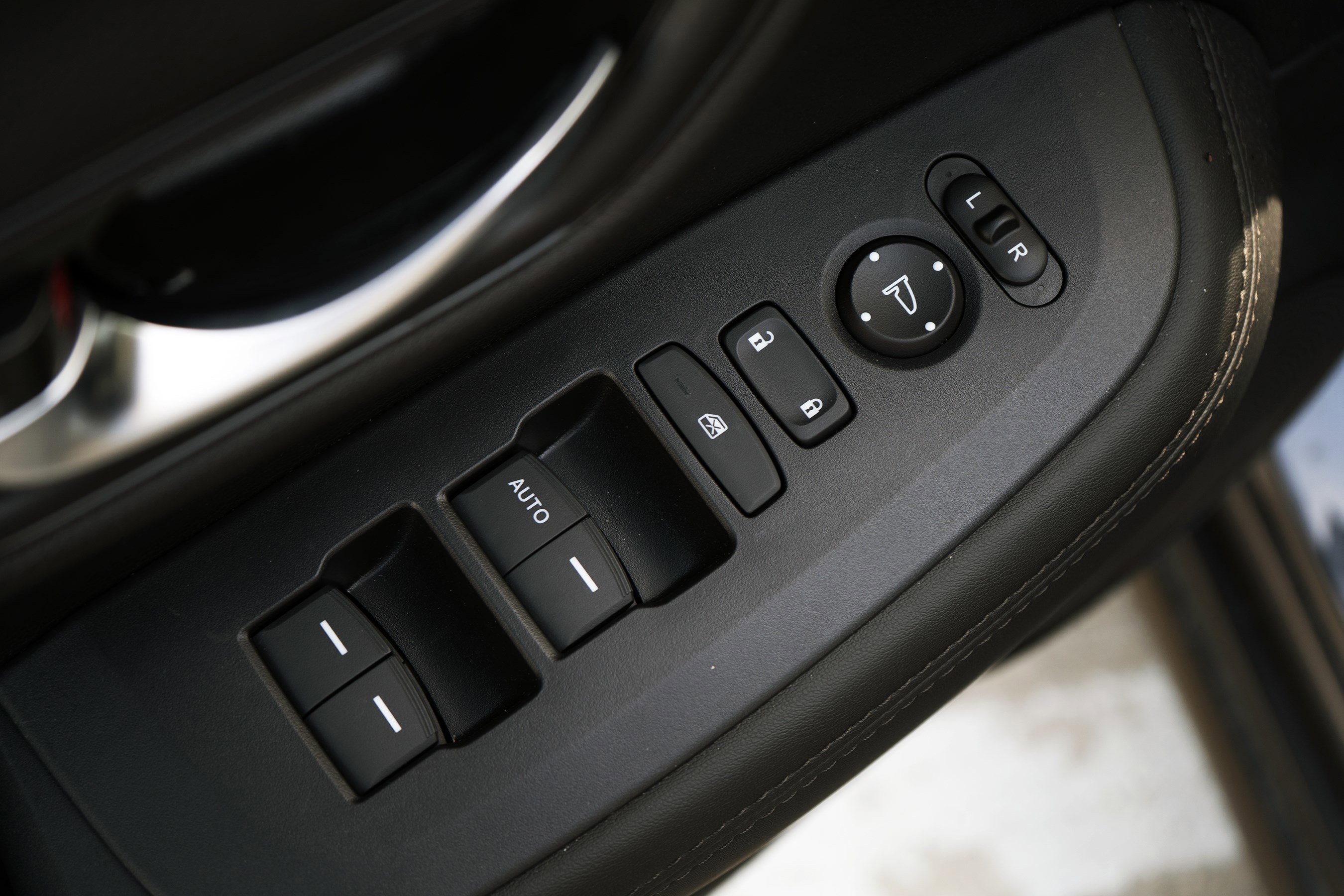 Certified 2026 Honda HR-V LX image 39