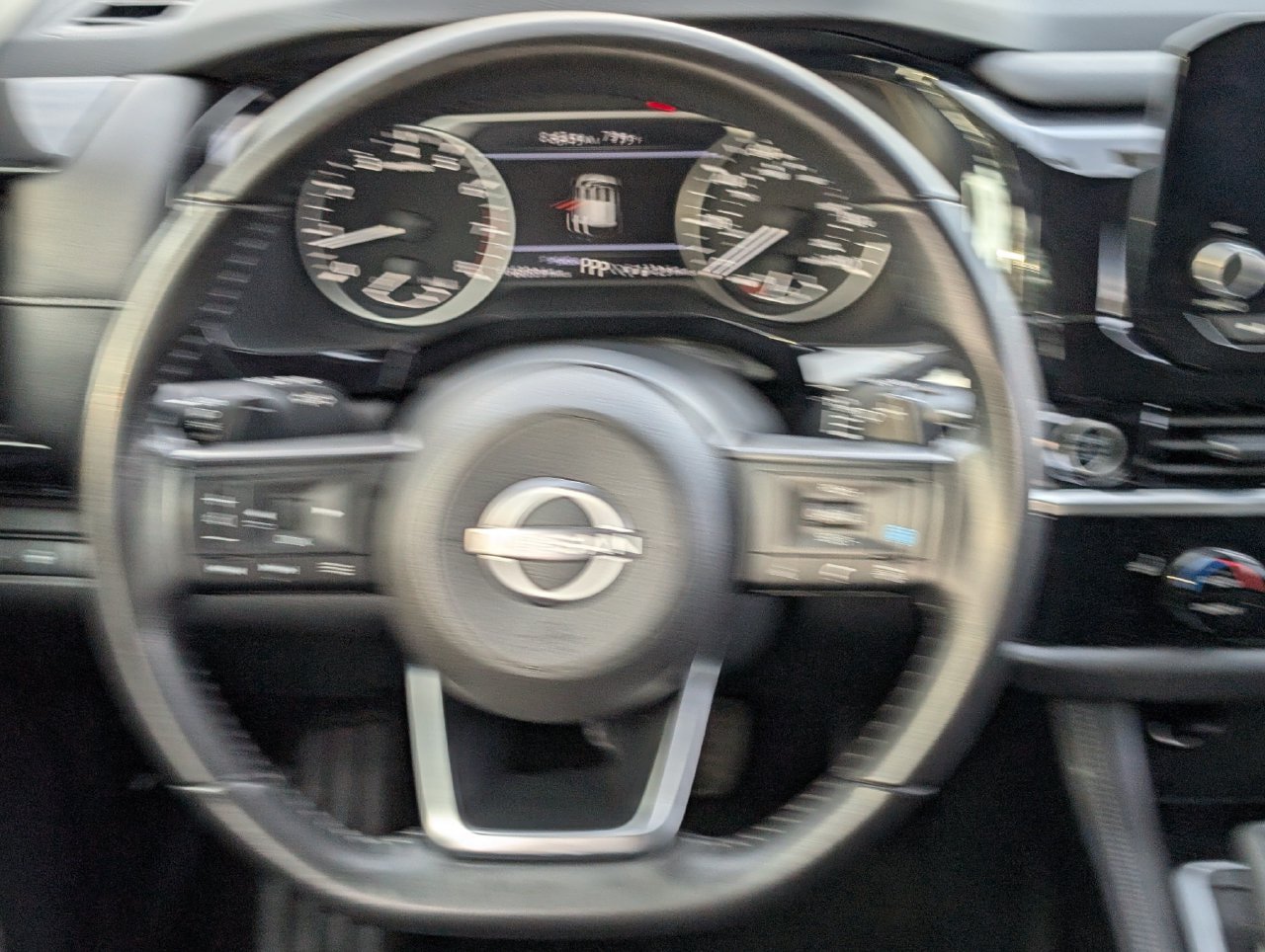 Used 2024 Nissan Pathfinder SV FWD image 11