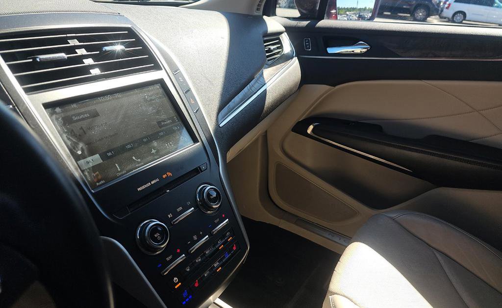 Used 2017 Lincoln MKC Reserve w/ Lincoln MKC Climate Package AWD/4WD image 14