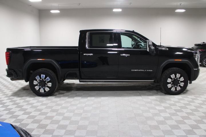 Used 2024 GMC Sierra 2500 Denali w/ Denali Reserve Package image 12