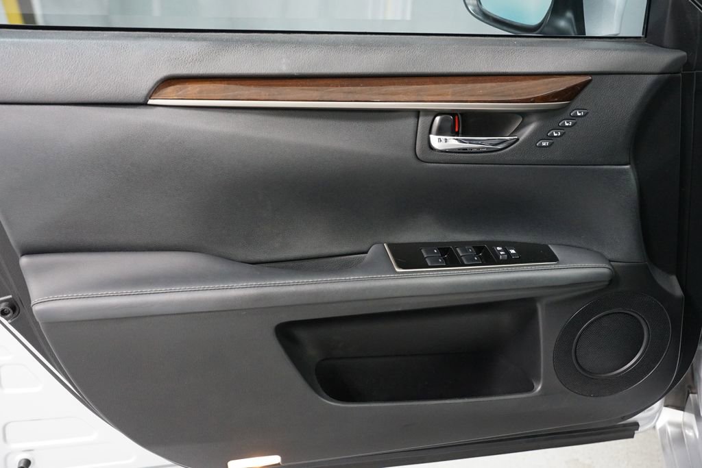 Used 2018 Lexus ES 350 w/ Luxury Package w/Wood Trim FWD image 31