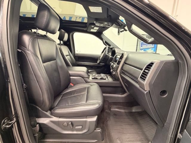 Used 2020 Ford Expedition XLT w/ Equipment Group 202A AWD/4WD image 19