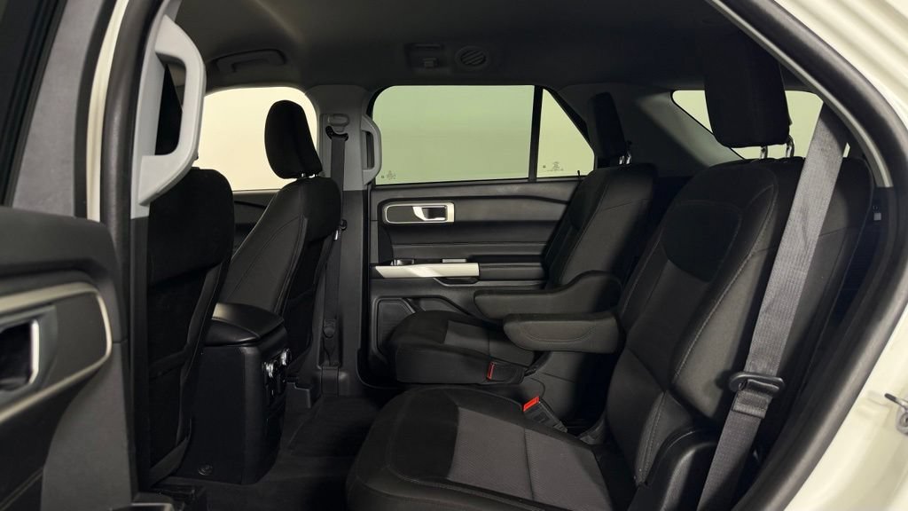 Used 2023 Ford Explorer XLT AWD/4WD image 27