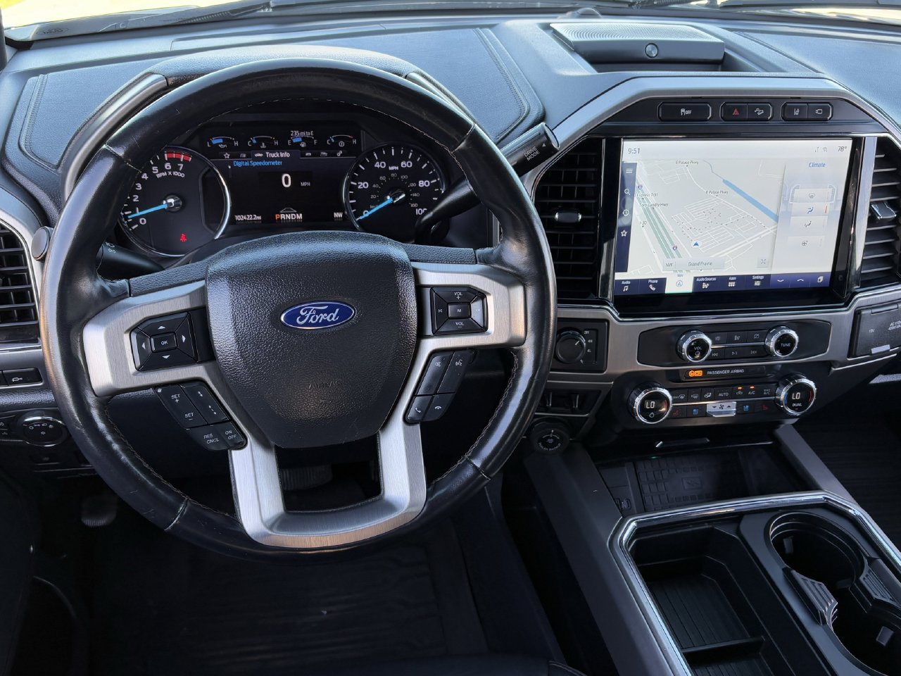 Used 2022 Ford F350 Platinum w/ FX4 Off-Road Package AWD/4WD image 13