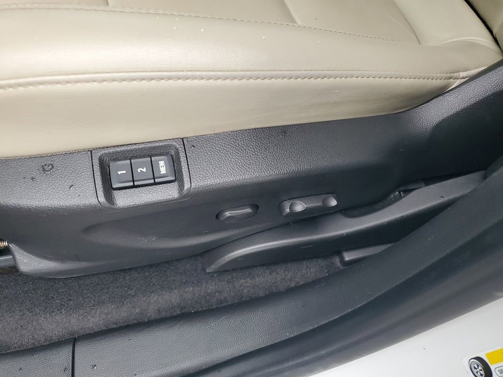 Used 2019 Buick Encore Essence w/ Safety Package II FWD image 7