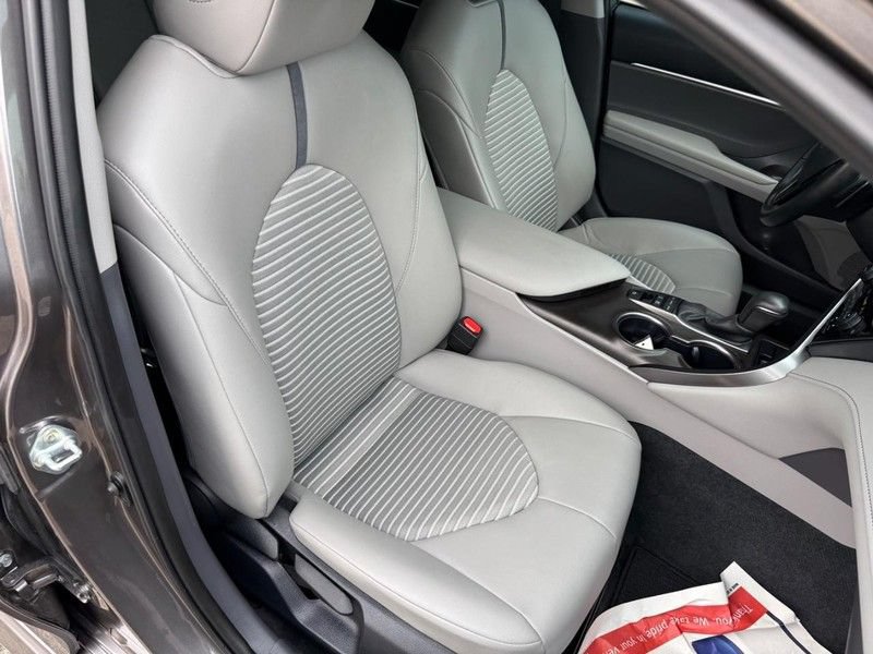 Used 2023 Toyota Camry SE w/ Audio Upgrade Package FWD image 11