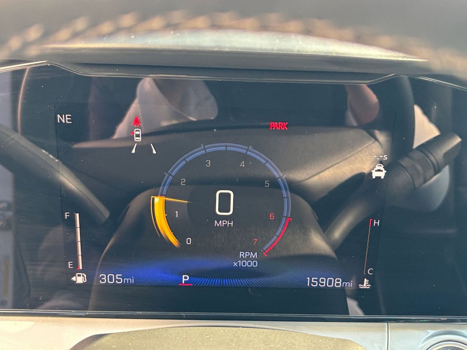 Used 2025 Chevrolet Trax LT w/ LT Convenience Package image 40