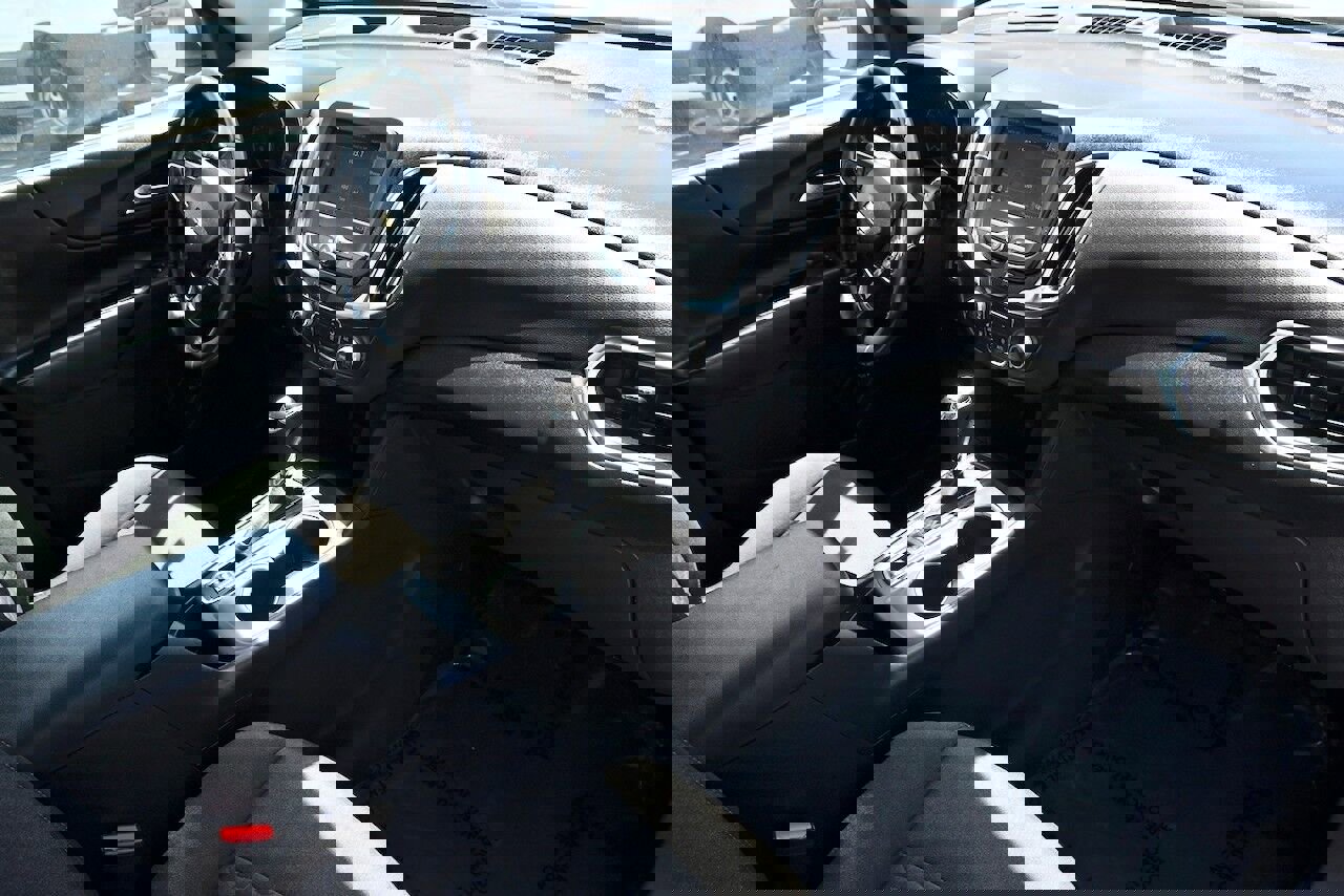 Used 2021 Chevrolet Equinox LT w/ Driver Convenience Package image 17