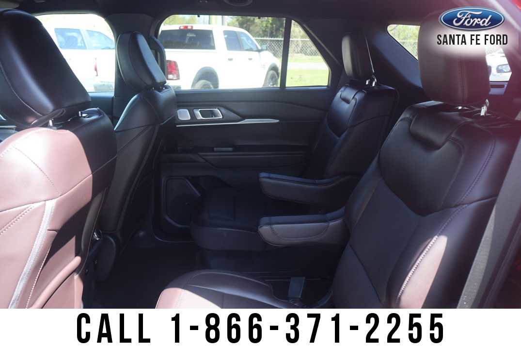 Used 2025 Ford Explorer Platinum image 15