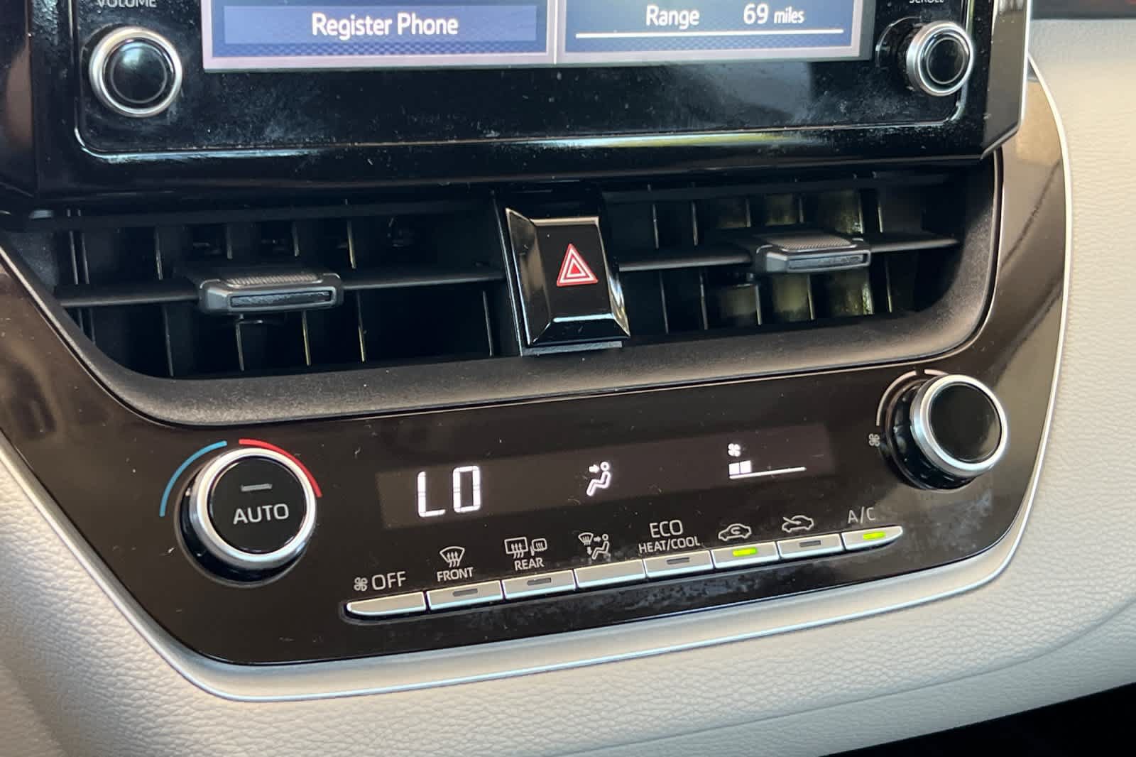 Certified 2020 Toyota Corolla LE FWD image 20