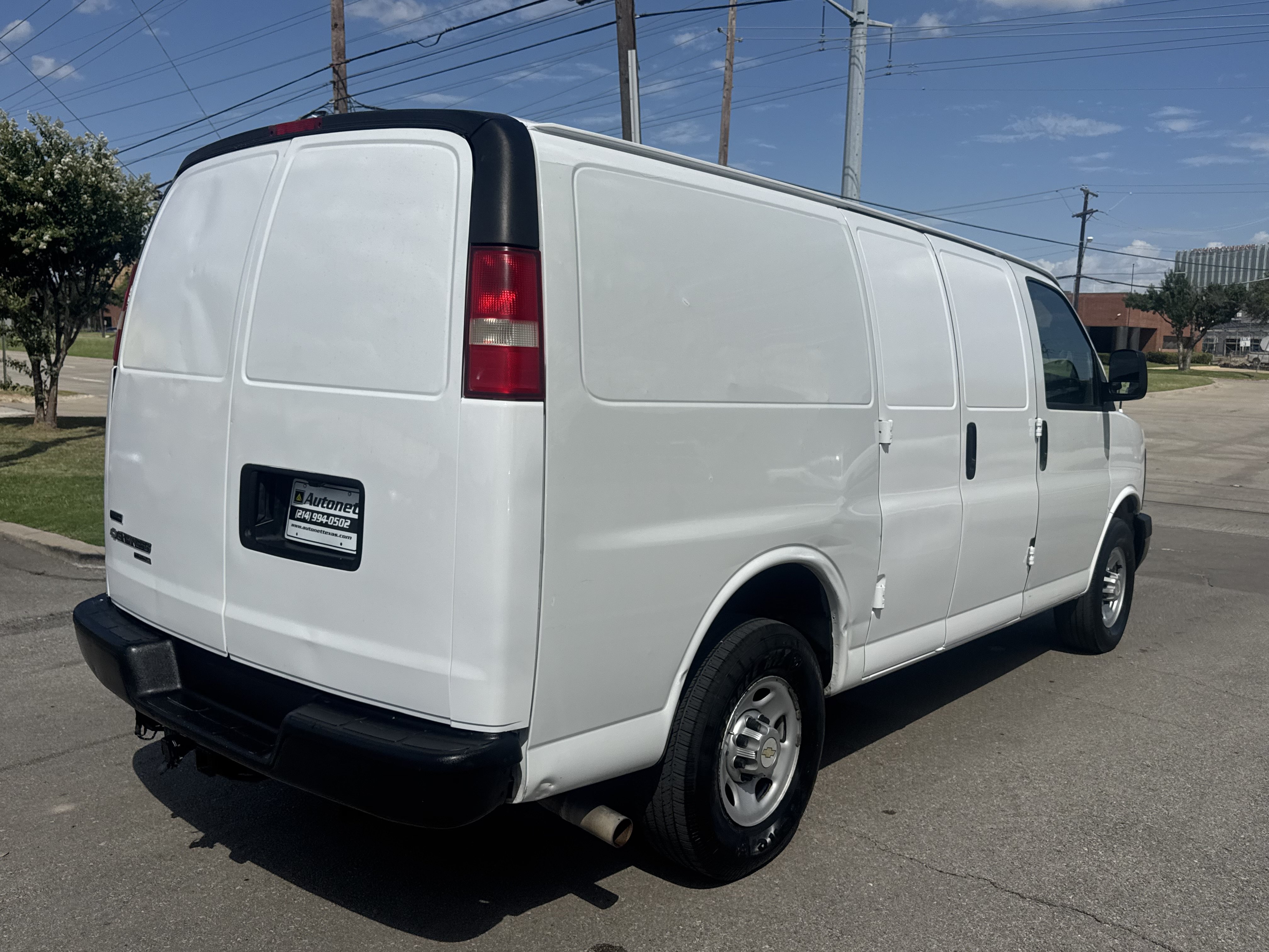 Used 2011 Chevrolet Express 2500 RWD image 5