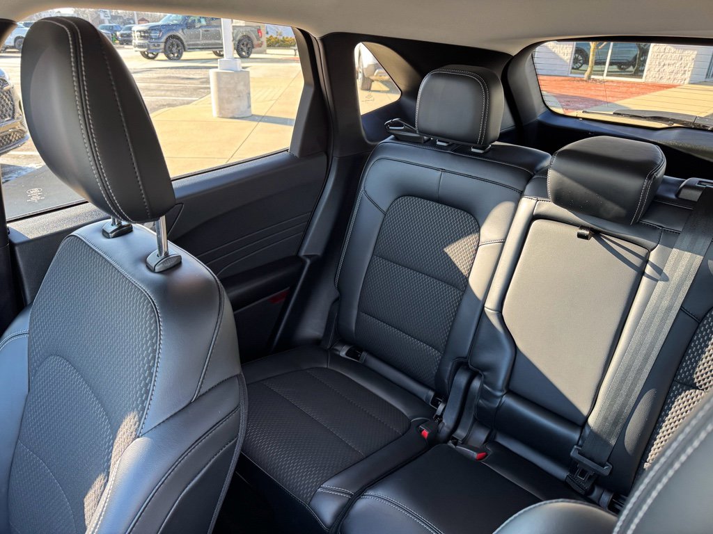 Used 2023 Ford Escape SE FWD image 25