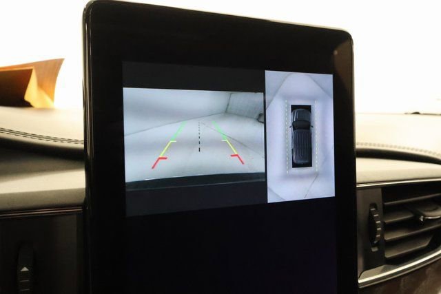 Used 2023 Ford Explorer Platinum w/ Premium Technology Package image 15